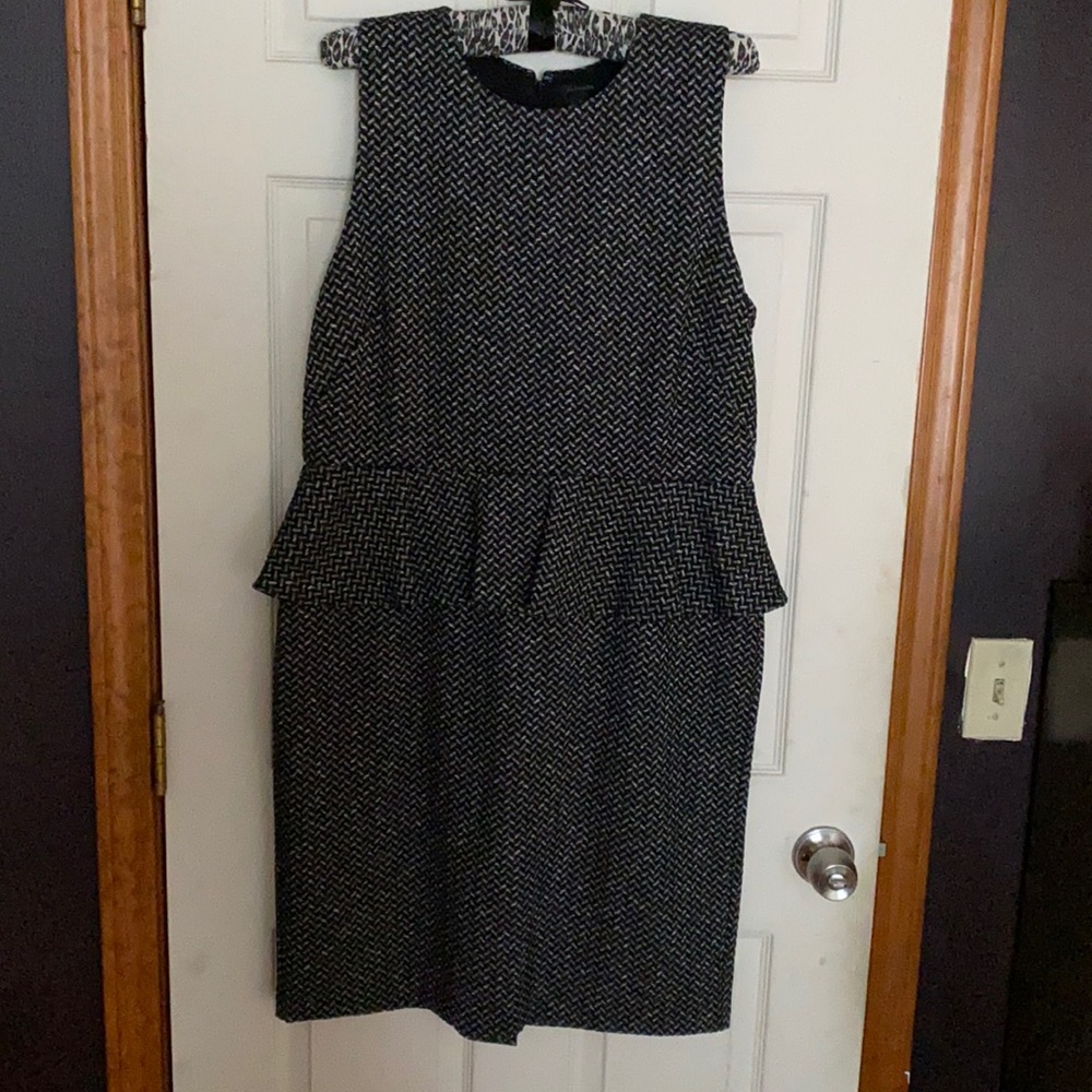 Ann Taylor knee length dress with ruffle waist
